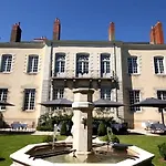 Hotel 4 Etoiles - Restaurants & Perier Du Bignon