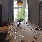 4 Etoiles - Restaurants & Perier Du Bignon Hotel