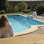 4 Etoiles - Restaurants & Perier Du Bignon 4*