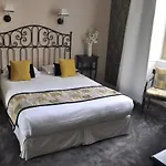 4 Etoiles - Restaurants & Perier Du Bignon Hotel
