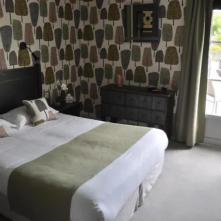 Hotel Restaurants & Perier Du Bignon 4*