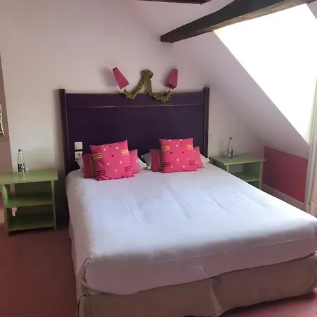 Szálloda 4 Etoiles - Restaurants & Perier Du Bignon 4*