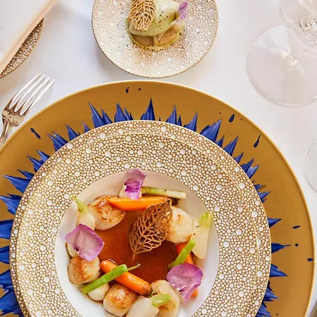 4 Etoiles - Restaurants & Perier Du Bignon 4*