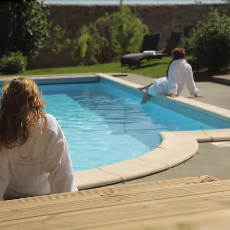 4 Etoiles - Restaurants & Perier Du Bignon 4*