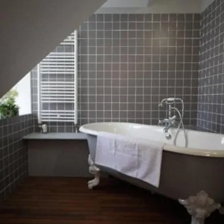 4 Etoiles - Restaurants & Perier Du Bignon Otel 4*