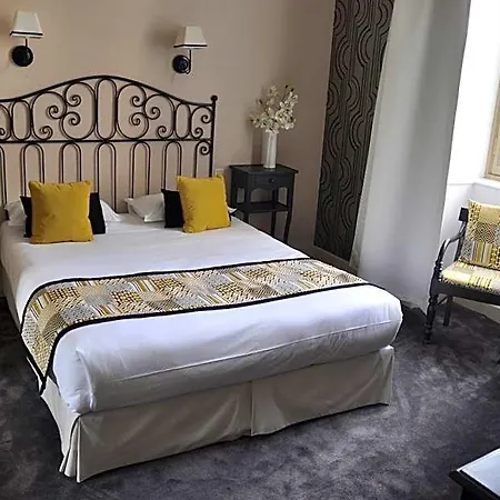 4 Etoiles - Restaurants & Perier Du Bignon Szálloda 4*
