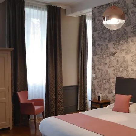 4 Etoiles - Restaurants & Perier Du Bignon 4* Laval