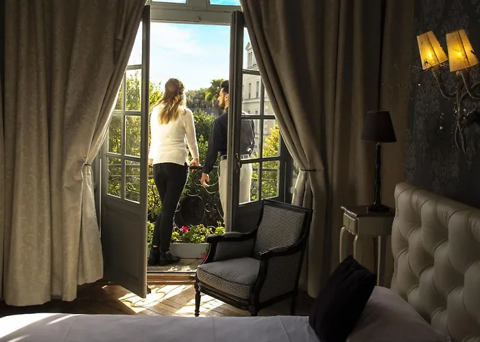 4 Etoiles - Restaurants & Perier Du Bignon 4*