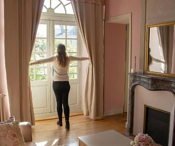 4 Etoiles - Restaurants & Perier Du Bignon 호텔 4*