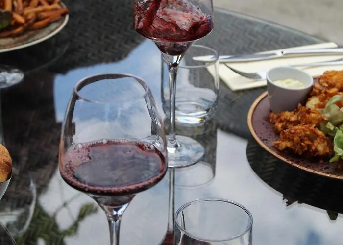 מלון Hotel 4 Etoiles - Restaurants & Spa Perier Du Bignon 4*