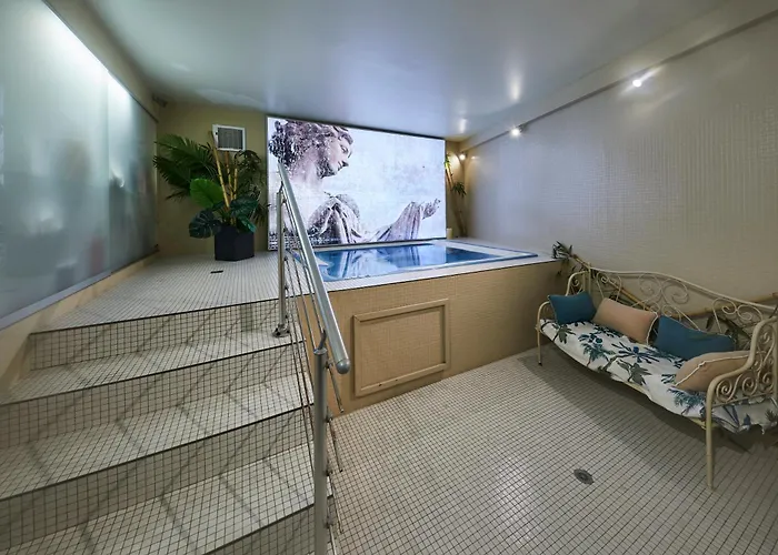 Hotel 4 Etoiles - Restaurants & Spa Perier Du Bignon מלון 4*