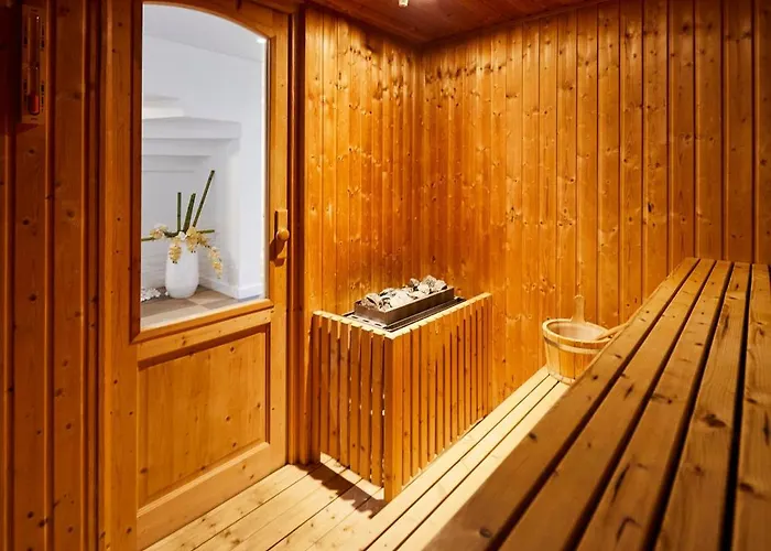 4 Etoiles - Restaurants & Perier Du Bignon Hotell Laval (Mayenne)